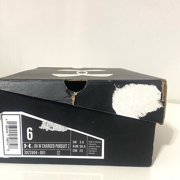 NWT Under Armour Women's Black Running Shoes - Picture 10 of 11